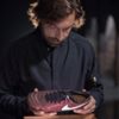 Nene zoekt een Kamer / Studio / Appartement in Den Haag