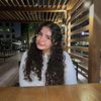 Nour  zoekt een Kamer / Studio / Appartement in Den Haag