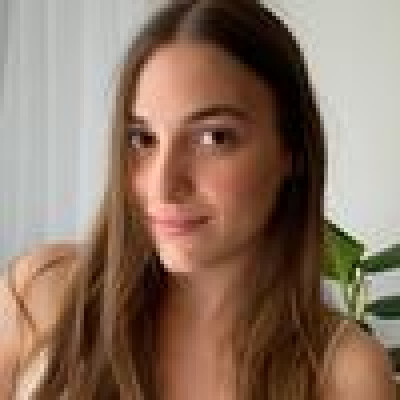 Alice zoekt een Kamer / Studio / Appartement in Den Haag