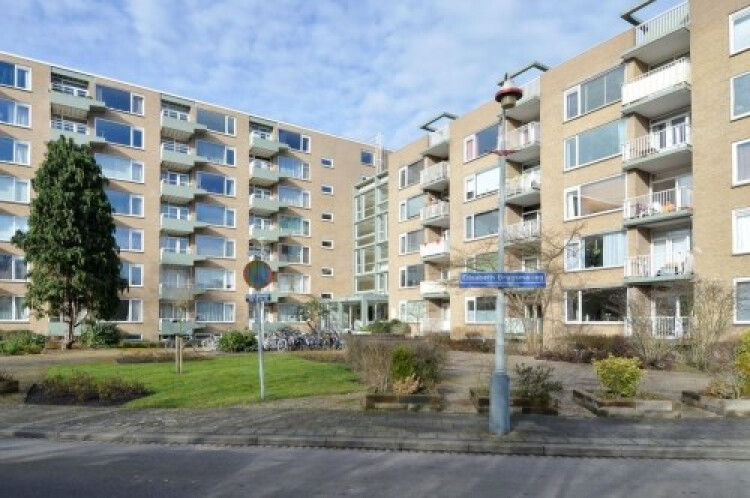 Elisabeth Brugsmaweg, Den Haag