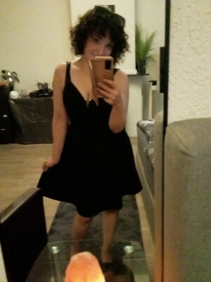 Sirwa zoekt een Kamer / Studio / Appartement / Huurwoning in Den Haag