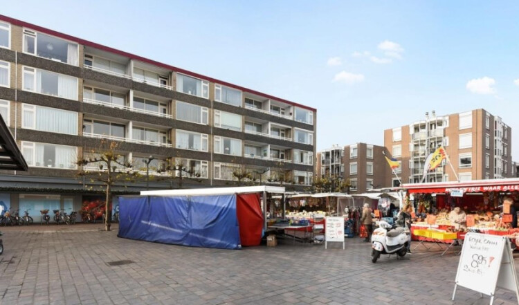 Loosduinse Hoofdplein, Den Haag